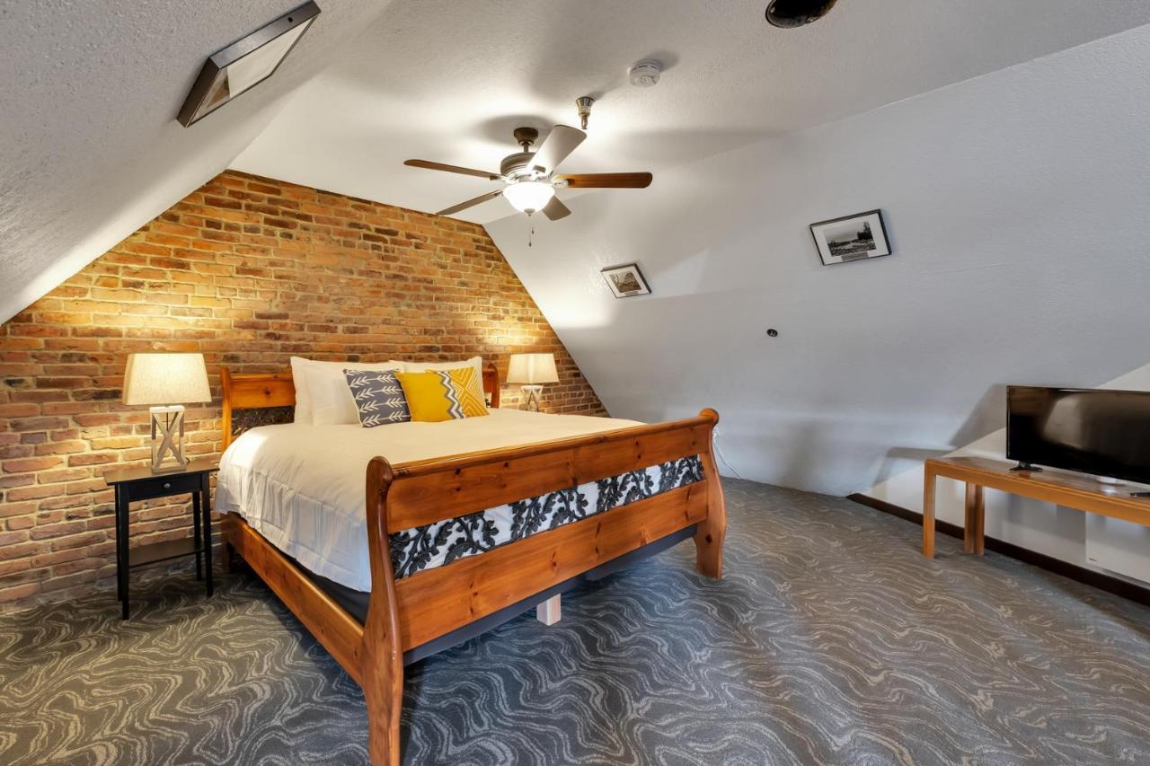 College Inn Hotel Сиэтл Экстерьер фото