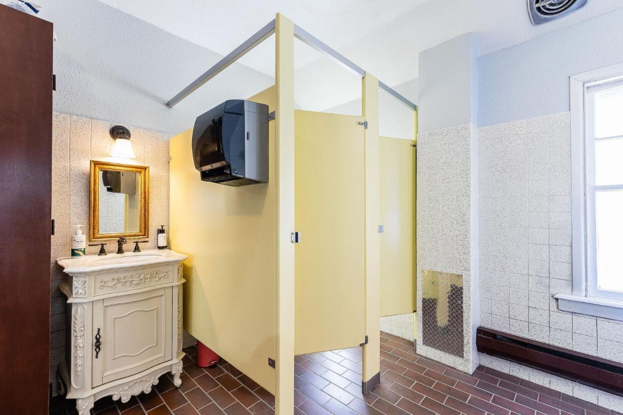 College Inn Hotel Сиэтл Экстерьер фото