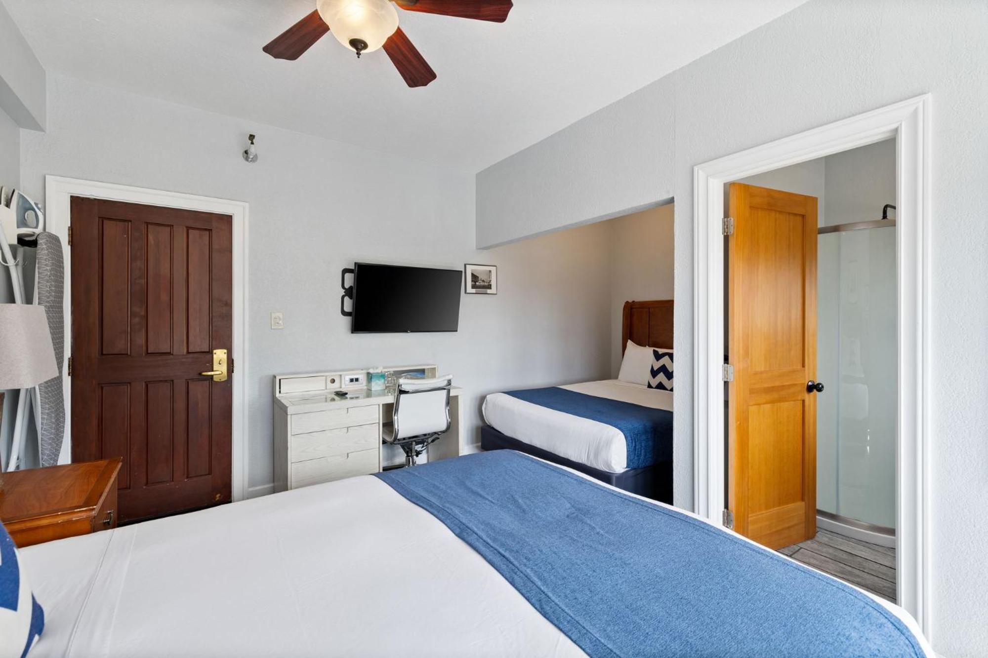 College Inn Hotel Сиэтл Экстерьер фото