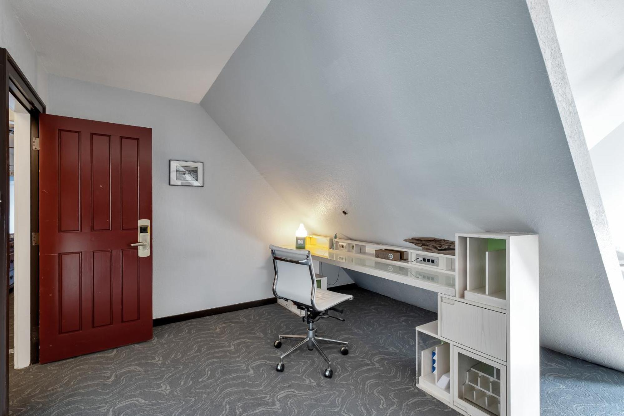 College Inn Hotel Сиэтл Экстерьер фото