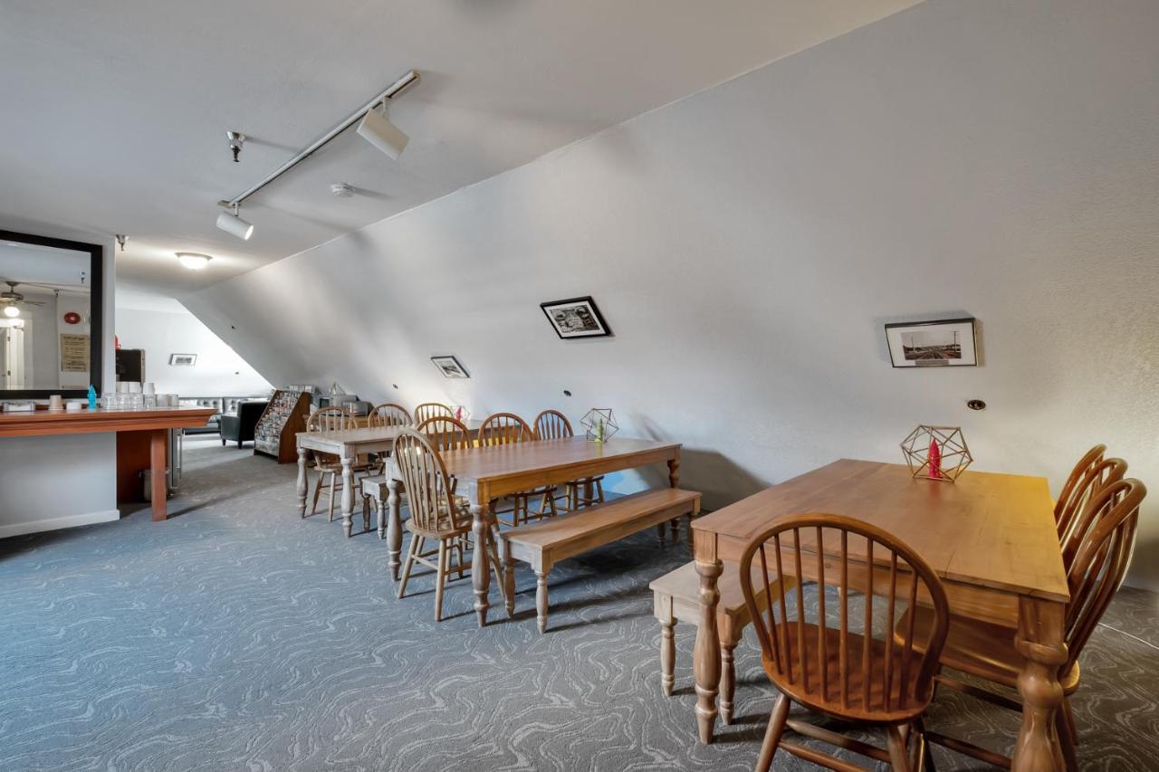 College Inn Hotel Сиэтл Экстерьер фото