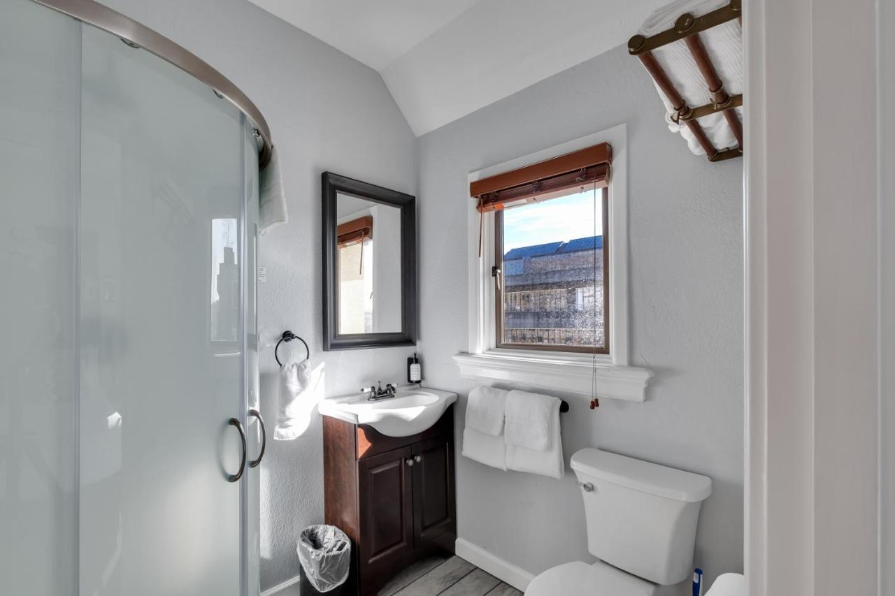 College Inn Hotel Сиэтл Экстерьер фото